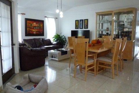 Condominio en venta en Longwood, Florida, 3 dormitorios, 147.34 m2 № 2013063 - foto 7