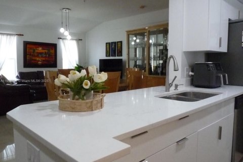 Condominio en venta en Longwood, Florida, 3 dormitorios, 147.34 m2 № 2013063 - foto 3