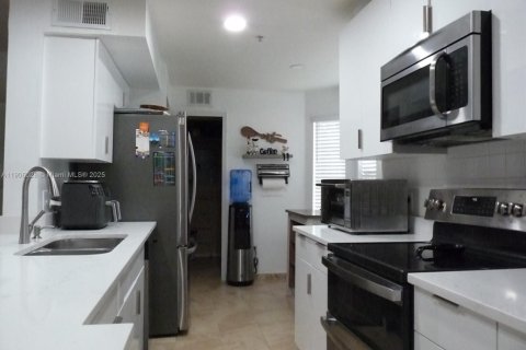 Condominio en venta en Longwood, Florida, 3 dormitorios, 147.34 m2 № 2013063 - foto 2