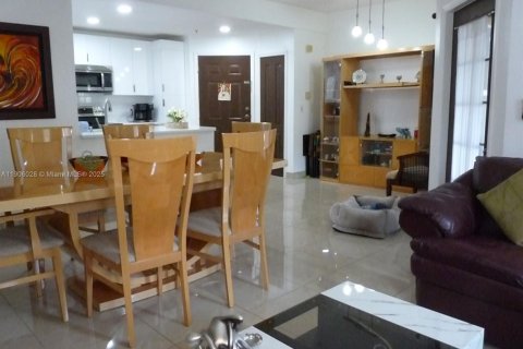 Condominio en venta en Longwood, Florida, 3 dormitorios, 147.34 m2 № 2013063 - foto 6