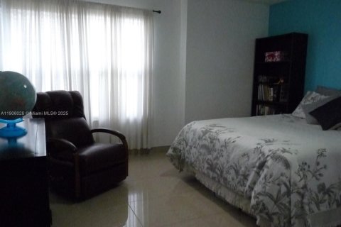 Condominio en venta en Longwood, Florida, 3 dormitorios, 147.34 m2 № 2013063 - foto 15