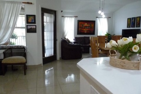 Condominio en venta en Longwood, Florida, 3 dormitorios, 147.34 m2 № 2013063 - foto 8