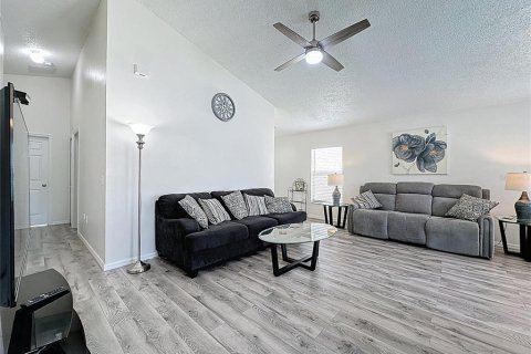 Casa en venta en Haines City, Florida, 3 dormitorios, 104.98 m2 № 1908627 - foto 5