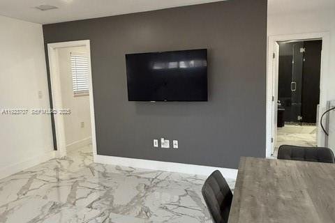 Снять в аренду виллу или дом в Майами, Флорида 1 спальня, № 1988062 - фото 4