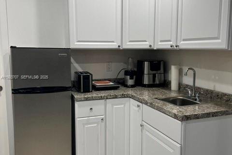 Снять в аренду виллу или дом в Майами, Флорида 1 спальня, № 1988062 - фото 2