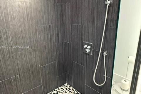 Снять в аренду виллу или дом в Майами, Флорида 1 спальня, № 1988062 - фото 6