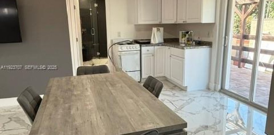 Дом в Майами, Флорида 1 спальня № 1988062