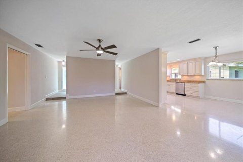 Villa ou maison à vendre à Saint Petersburg, Floride: 3 chambres, 158.03 m2 № 2233405 - photo 5