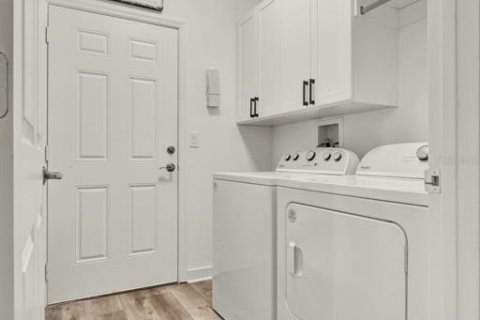 Casa en venta en Orlando, Florida, 3 dormitorios, 191.84 m2 № 1917907 - foto 25