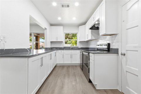 Villa ou maison à vendre à Clearwater, Floride: 3 chambres, 133.22 m2 № 2230515 - photo 14