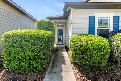 Villa ou maison à louer à Gainesville, Floride: 3 chambres, 151.99 m2 № 2102337 - photo 4