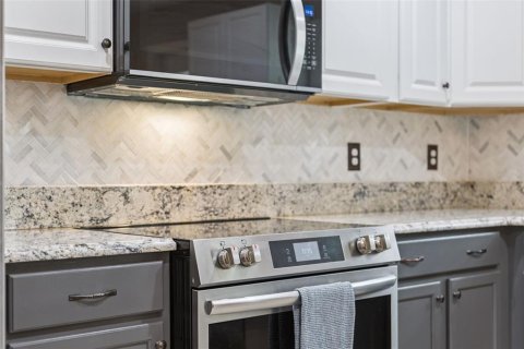 Купить виллу или дом в Деланд, Флорида 7 комнат, 187.01м2, № 2238558 - фото 9