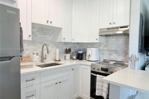 Снять в аренду квартиру в Марко-Айленд, Флорида 1 спальня, 47.19м2, № 2041230 - фото 5