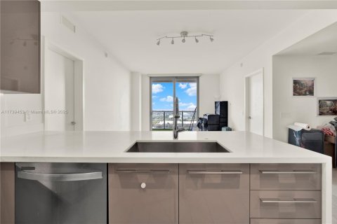 Condo in Sunrise, Florida, 2 bedrooms  № 1856983 - photo 13