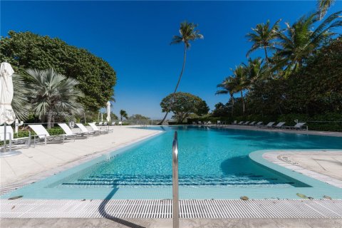 Condo in Key Biscayne, Florida, 1 bedroom № 2060148 - photo 18