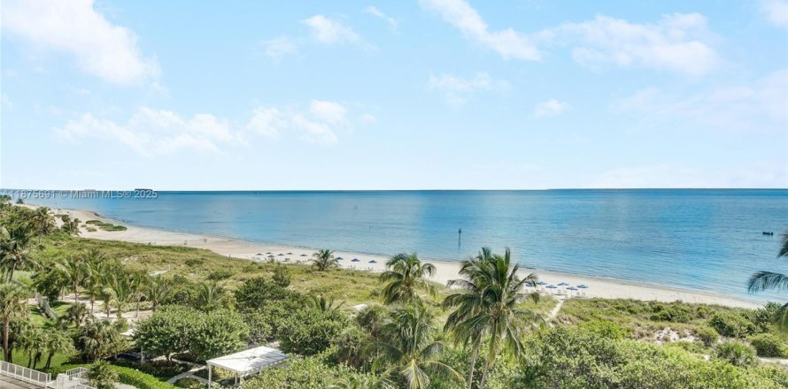 Condo in Key Biscayne, Florida, 1 bedroom № 2060148