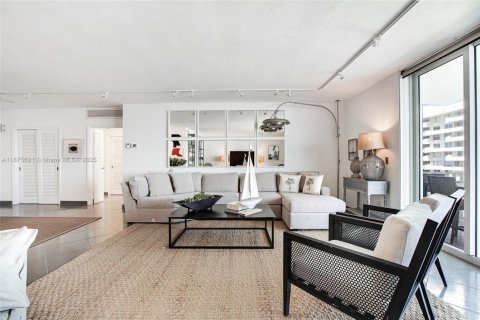 Condo in Key Biscayne, Florida, 1 bedroom № 2060148 - photo 4