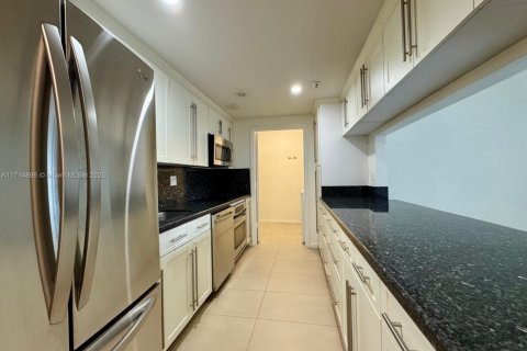 Condo in Doral, Florida, 2 bedrooms  № 1703342 - photo 7