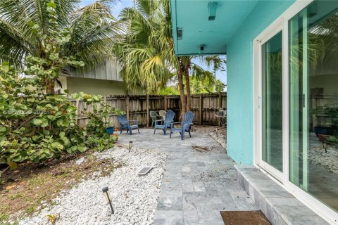 House in Oakland Park, Florida 2 bedrooms, 137.5 sq.m. № 2022053 - photo 24