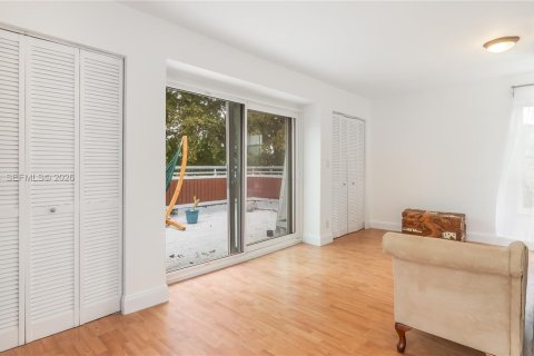 House in Oakland Park, Florida 2 bedrooms, 137.5 sq.m. № 2022053 - photo 21