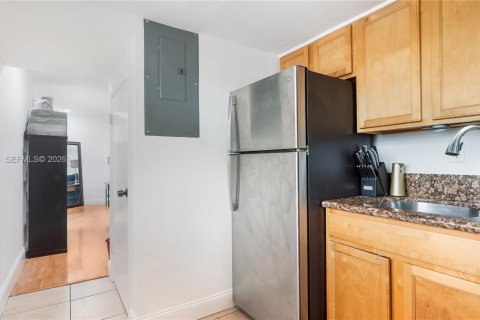 House in Oakland Park, Florida 2 bedrooms, 137.5 sq.m. № 2022053 - photo 14