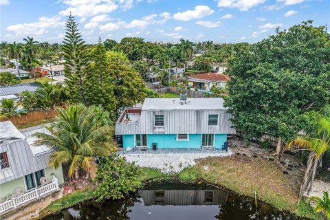 House in Oakland Park, Florida 2 bedrooms, 137.5 sq.m. № 2022053 - photo 6