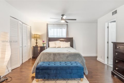 House in Oakland Park, Florida 2 bedrooms, 137.5 sq.m. № 2022053 - photo 28