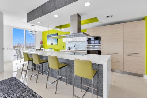 Condo in North Miami Beach, Florida, 3 bedrooms  № 1968110 - photo 18