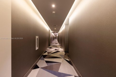 Condo in North Miami Beach, Florida, 3 bedrooms  № 1968110 - photo 5