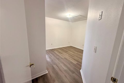 Adosado en venta en Davenport, Florida, 4 dormitorios, 223.52 m2 № 2339304 - foto 10