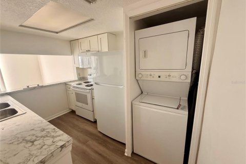 Adosado en venta en Davenport, Florida, 4 dormitorios, 223.52 m2 № 2339304 - foto 3