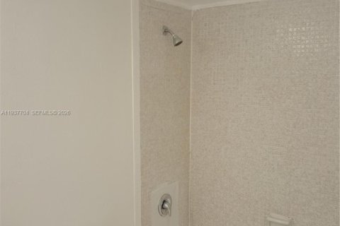 Condominio en venta en Sunny Isles Beach, Florida, 1 dormitorio, 93.37 m2 № 2152606 - foto 12