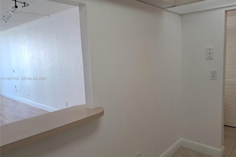 Condominio en venta en Sunny Isles Beach, Florida, 1 dormitorio, 93.37 m2 № 2152606 - foto 20