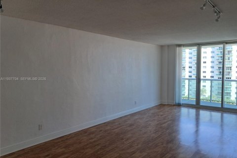Condominio en venta en Sunny Isles Beach, Florida, 1 dormitorio, 93.37 m2 № 2152606 - foto 17