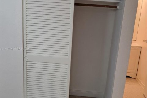 Condominio en venta en Sunny Isles Beach, Florida, 1 dormitorio, 93.37 m2 № 2152606 - foto 9