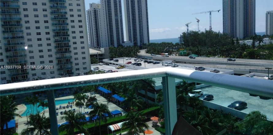 Condominio en Sunny Isles Beach, Florida, 1 dormitorio  № 2152606