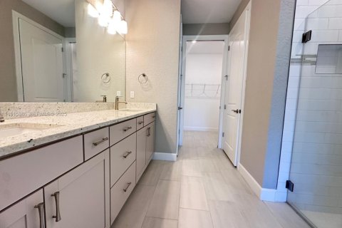 Villa ou maison à louer à Vero Beach, Floride: 2 chambres, 146.51 m2 № 1971706 - photo 5