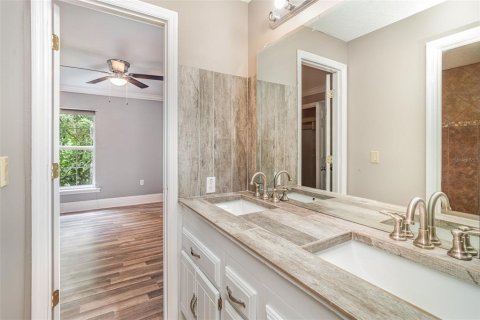 Casa en venta en Fish Hawk, Florida, 3 dormitorios, 270.53 m2 № 1918033 - foto 16