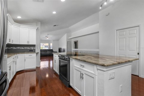 House in Fort Myers, Florida 4 bedrooms, 238.67 sq.m. № 1629891 - photo 5