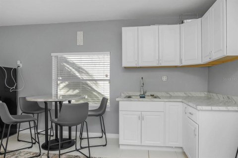 House in Fort Myers, Florida 4 bedrooms, 238.67 sq.m. № 1629891 - photo 26