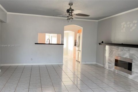 Casa en alquiler en Dania Beach, Florida, 2 dormitorios, 98.1 m2 № 1975986 - foto 13