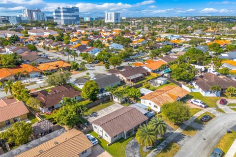 Купить виллу или дом в Майами, Флорида 3 спальни, 126.35м2, № 1972502 - фото 30