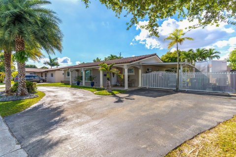 Купить виллу или дом в Майами, Флорида 3 спальни, 126.35м2, № 1972502 - фото 2