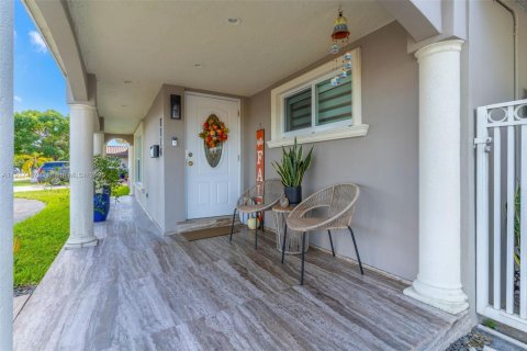 Купить виллу или дом в Майами, Флорида 3 спальни, 126.35м2, № 1972502 - фото 4