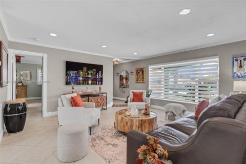 Купить виллу или дом в Майами, Флорида 3 спальни, 126.35м2, № 1972502 - фото 5