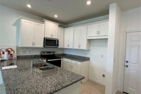 Adosado en venta en Kissimmee, Florida, 3 dormitorios, 148.83 m2 № 1898526 - foto 9