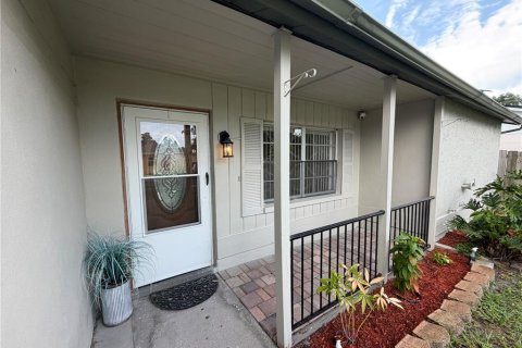 House in Brandon, Florida 3 bedrooms, 108.97 sq.m. № 2258934 - photo 19