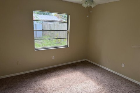 House in Brandon, Florida 3 bedrooms, 108.97 sq.m. № 2258934 - photo 8