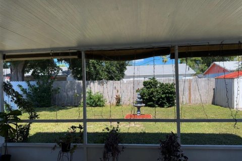House in Brandon, Florida 3 bedrooms, 108.97 sq.m. № 2258934 - photo 14
