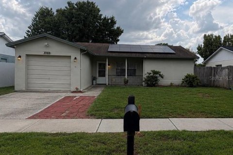 House in Brandon, Florida 3 bedrooms, 108.97 sq.m. № 2258934